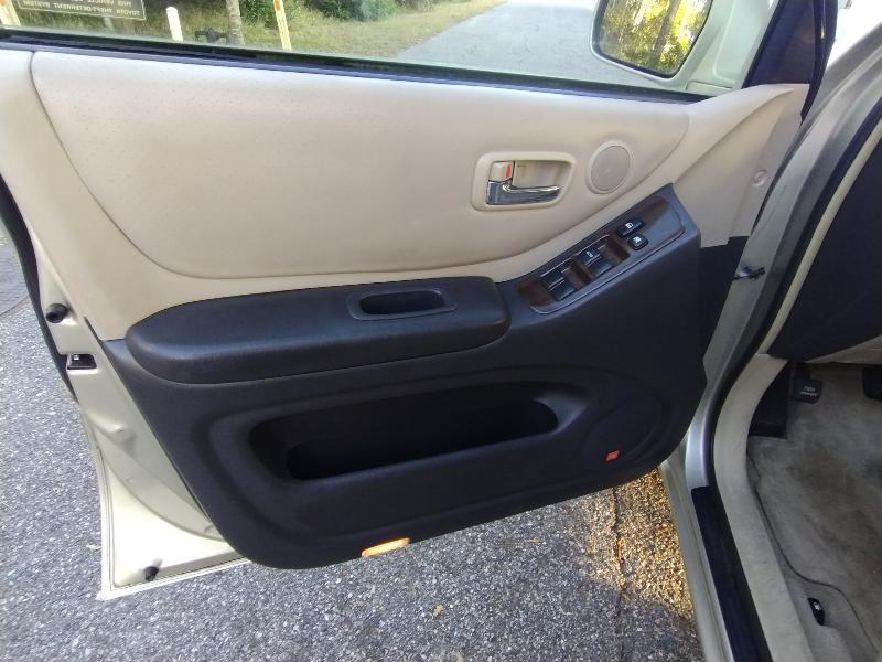 Toyota Highlander V6 2WD 2003