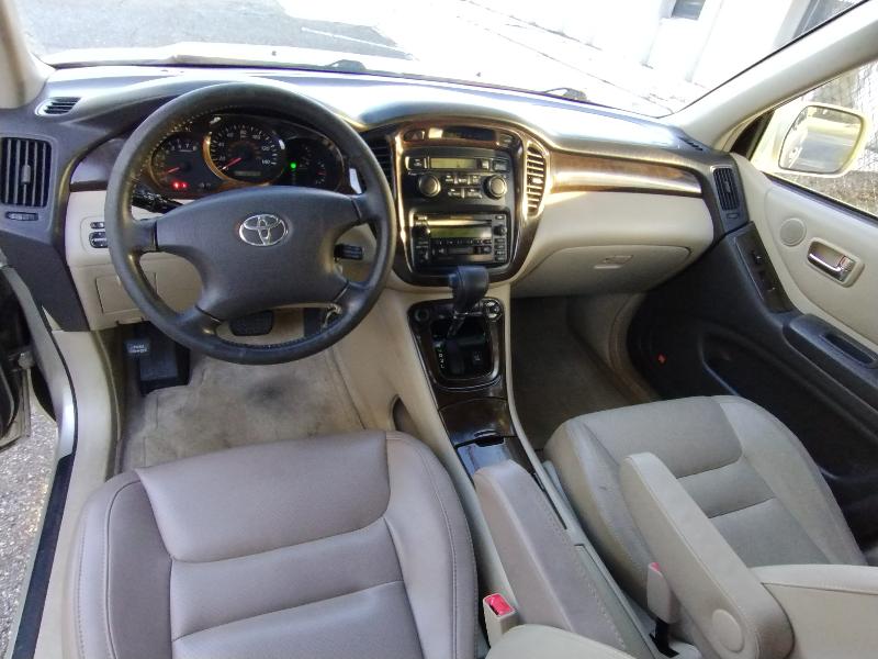 Toyota Highlander V6 2WD 2003