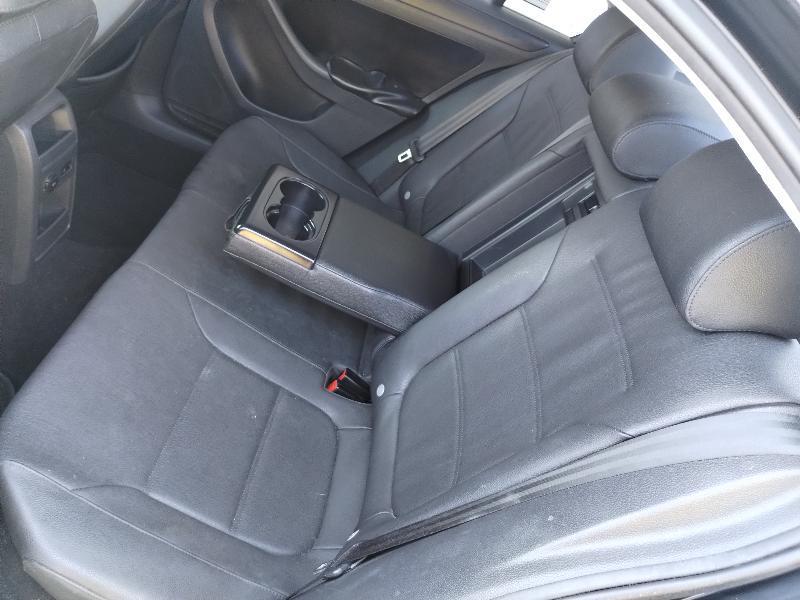 Volkswagen Jetta SE 2012