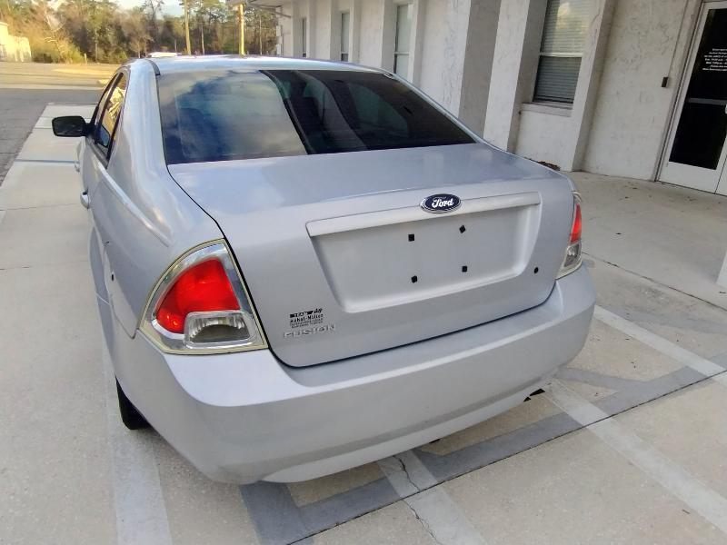 Ford Fusion S 2006