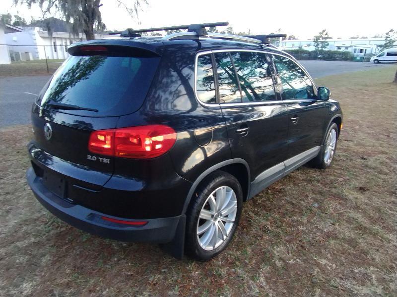 Volkswagen Tiguan S 2013