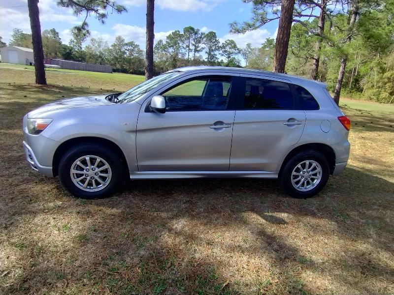 Mitsubishi Outlander Sport ES 2WD 2011