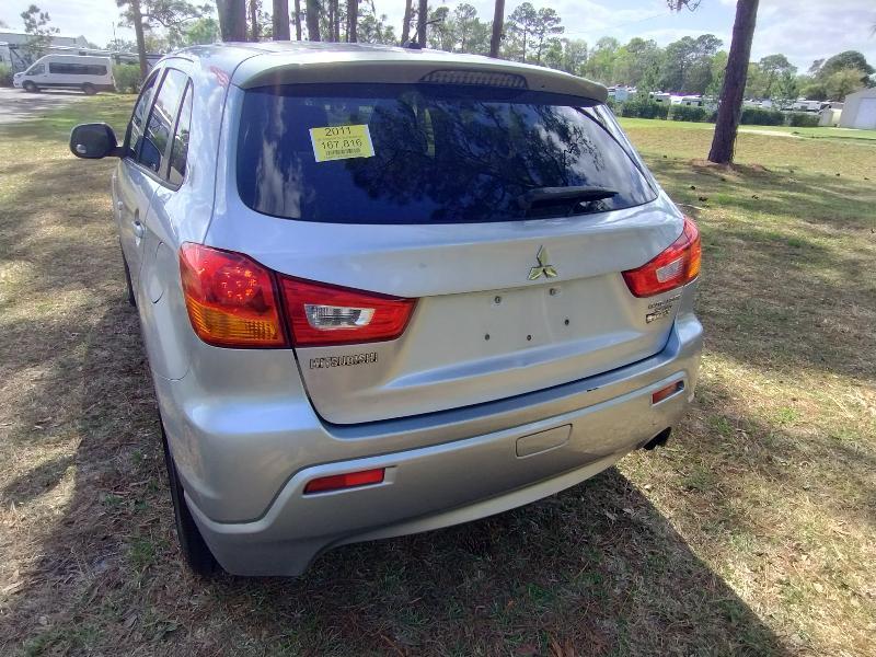 Mitsubishi Outlander Sport ES 2WD 2011