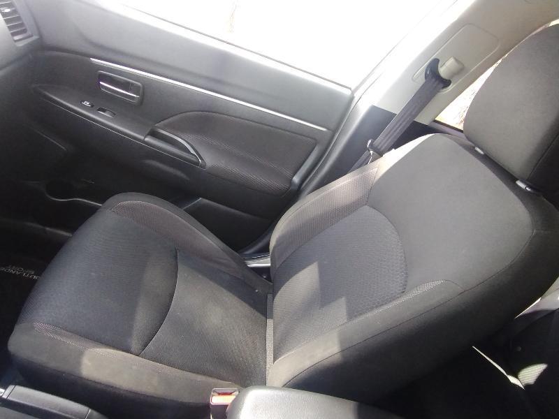 Mitsubishi Outlander Sport ES 2WD 2011