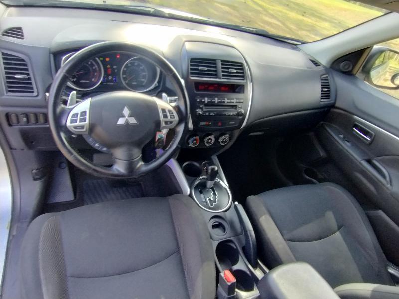 Mitsubishi Outlander Sport ES 2WD 2011