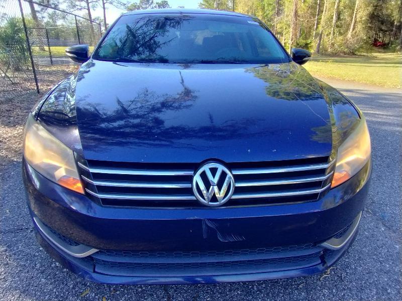 Volkswagen Passat 2.5L S W/Appearance 2012