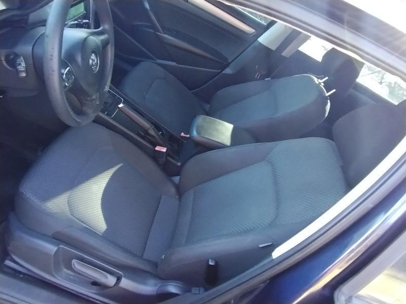 Volkswagen Passat 2.5L S W/Appearance 2012