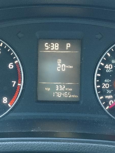 Volkswagen Passat 2.5L S W/Appearance 2012