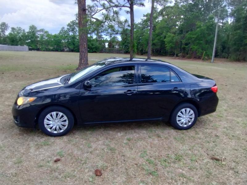 Toyota Corolla Base 5-Speed MT 2010