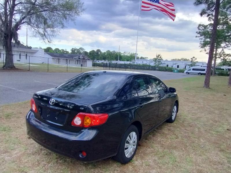 Toyota Corolla Base 5-Speed MT 2010