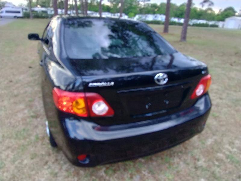Toyota Corolla Base 5-Speed MT 2010