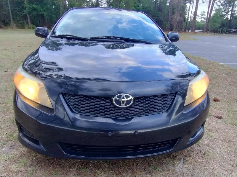 Toyota Corolla Base 5-Speed MT 2010