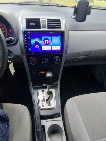 Toyota Corolla Base 5-Speed MT 2010