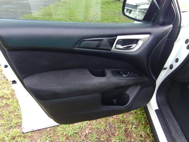 Nissan Pathfinder SL 2WD 2014