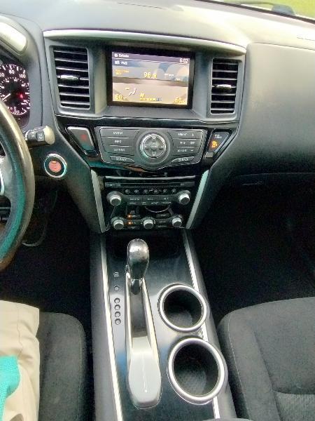 Nissan Pathfinder SL 2WD 2014