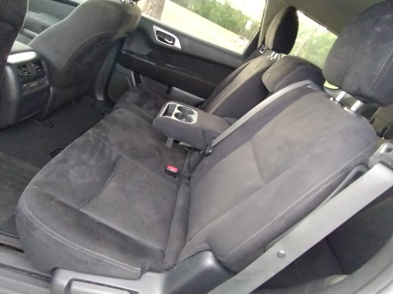 Nissan Pathfinder SL 2WD 2014