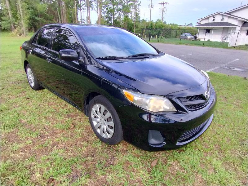Toyota Corolla S 5-Speed MT 2012