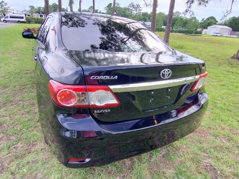 Toyota Corolla S 5-Speed MT 2012