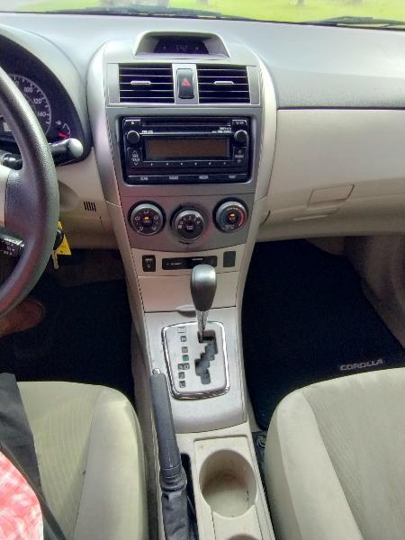 Toyota Corolla S 5-Speed MT 2012