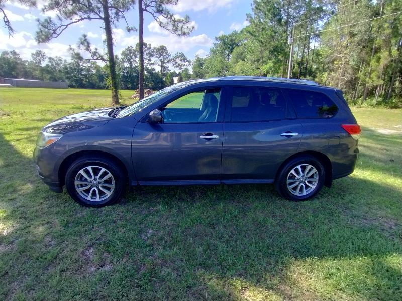 Nissan Pathfinder LE 2WD 2013