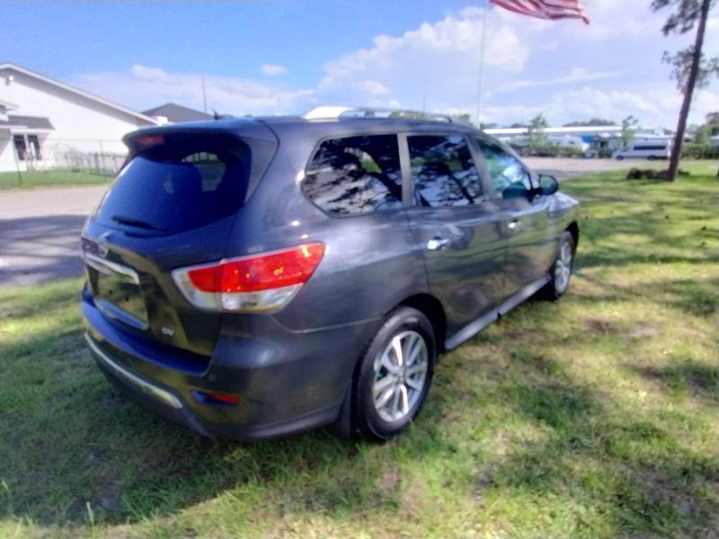 Nissan Pathfinder LE 2WD 2013