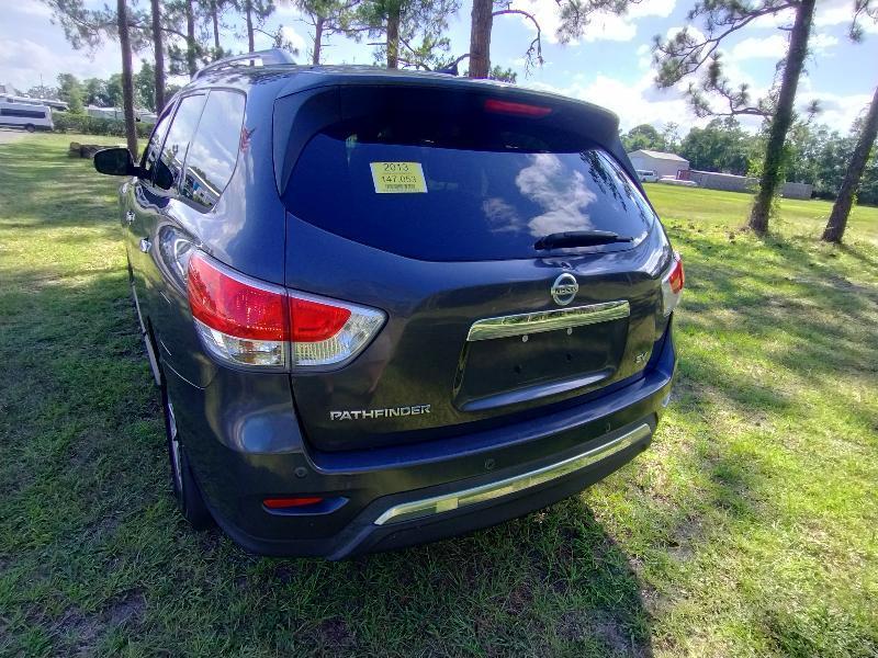 Nissan Pathfinder LE 2WD 2013