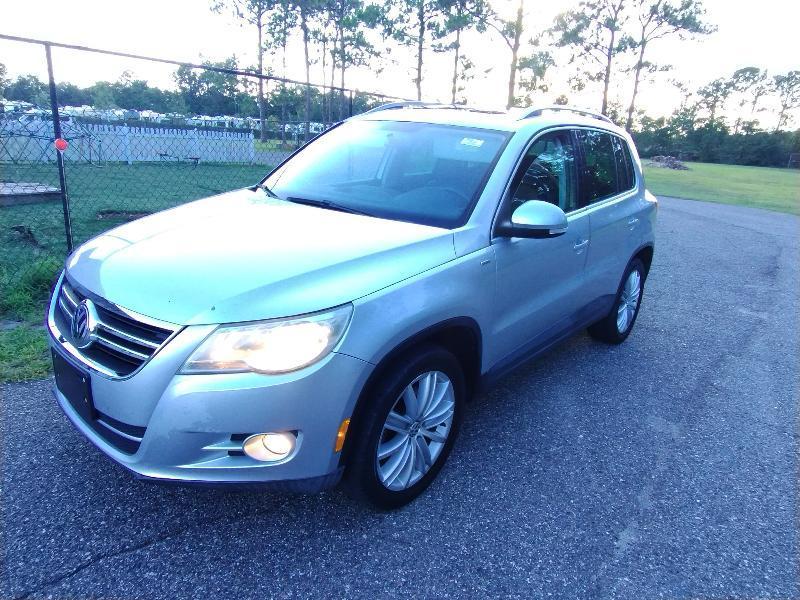Volkswagen Tiguan S 2010