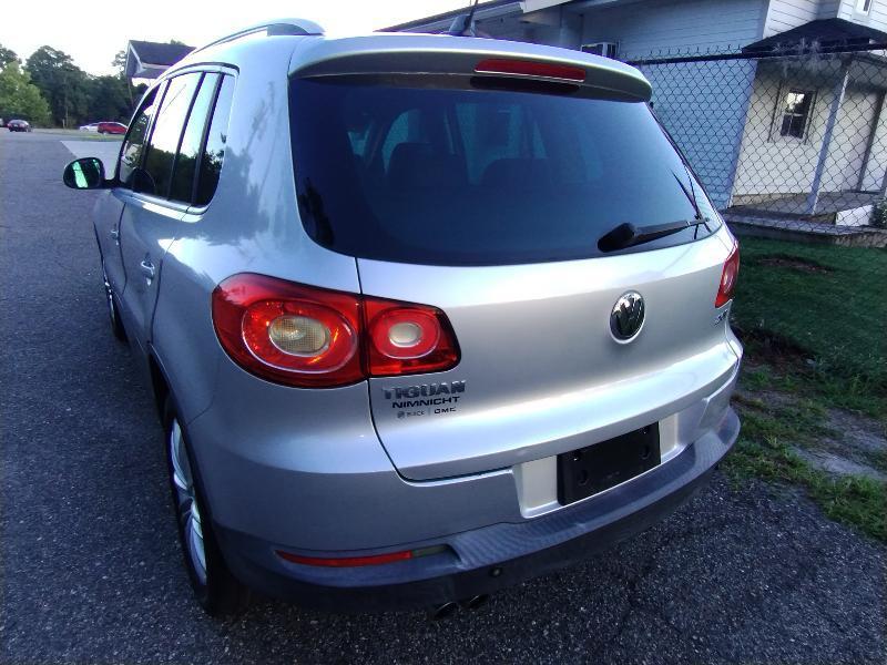 Volkswagen Tiguan S 2010