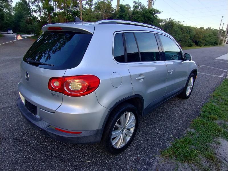 Volkswagen Tiguan S 2010