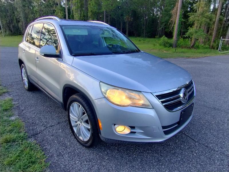 Volkswagen Tiguan S 2010