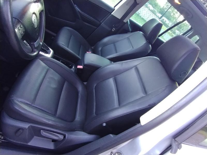 Volkswagen Tiguan S 2010