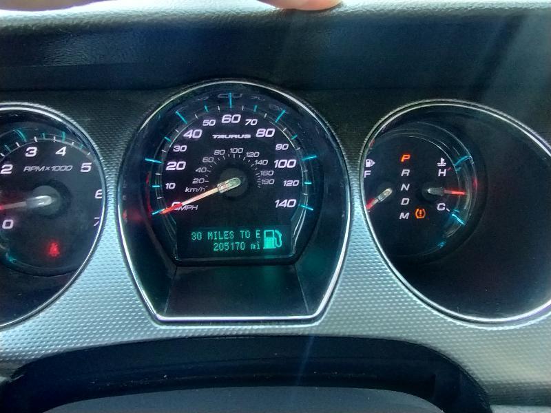 Ford Taurus SEL FWD 2010