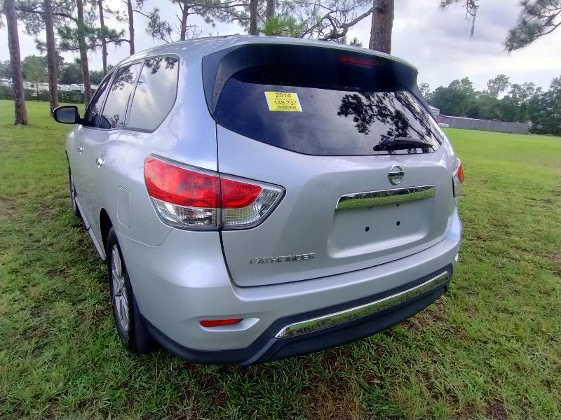 Nissan Pathfinder SL 2WD 2014