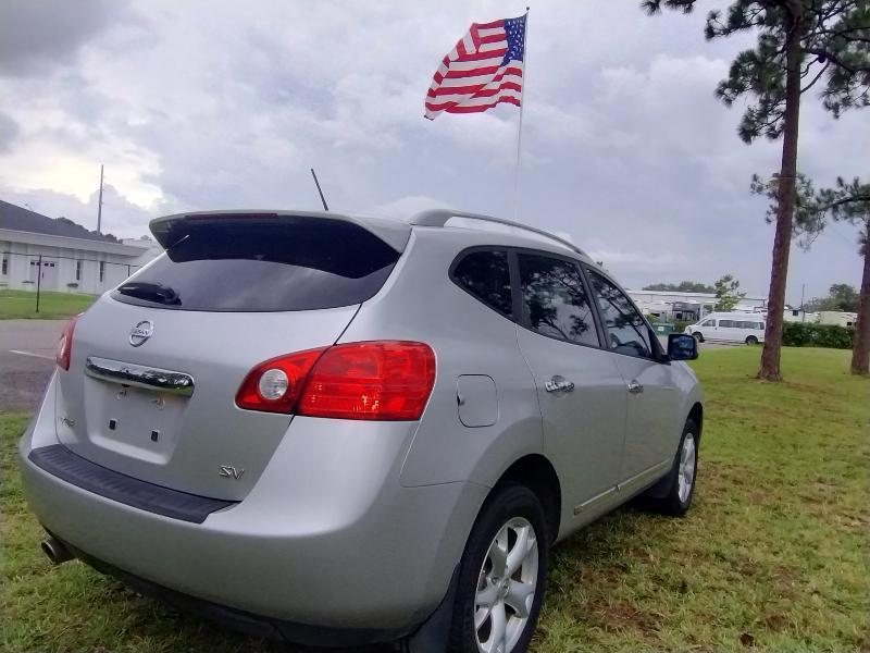 Nissan Rogue S FWD Krom Edition 2011