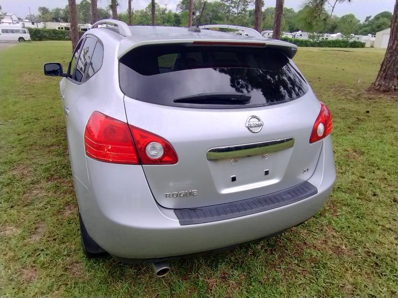 Nissan Rogue S FWD Krom Edition 2011