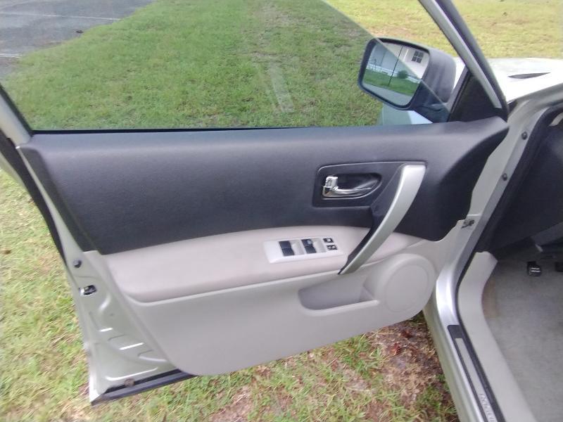 Nissan Rogue S FWD Krom Edition 2011