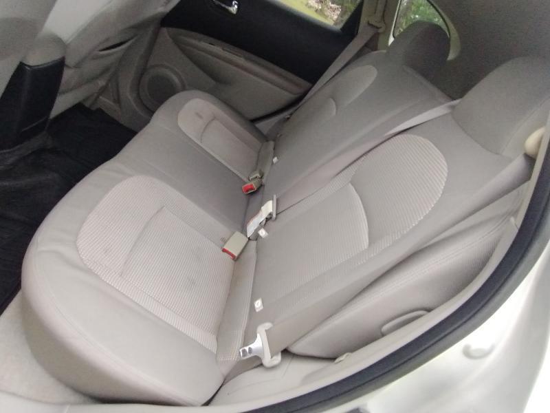Nissan Rogue S FWD Krom Edition 2011