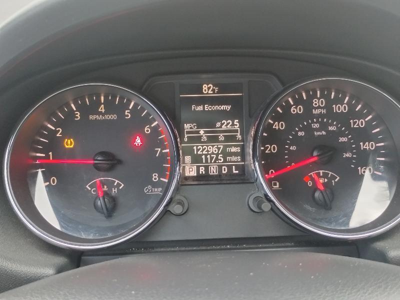 Nissan Rogue S FWD Krom Edition 2011