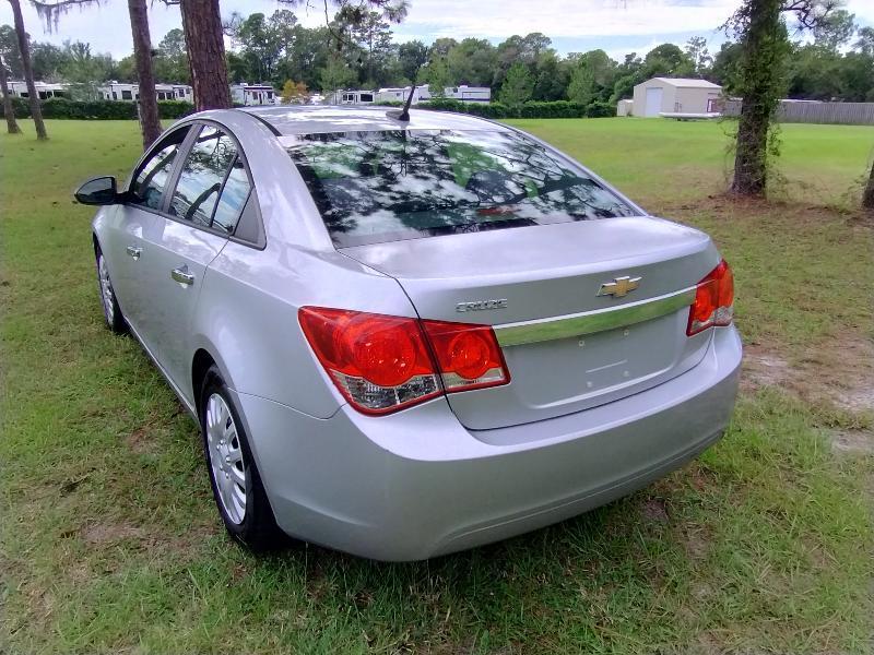 Chevrolet Cruze LS Auto 2013