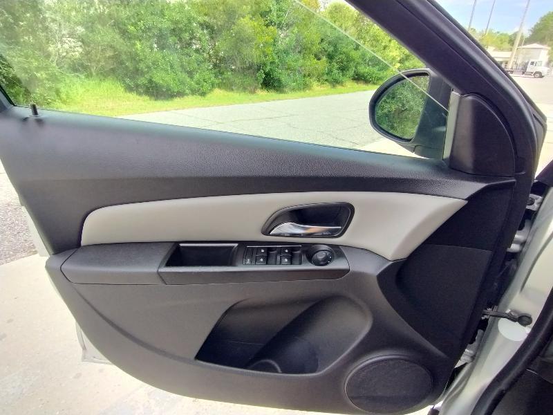 Chevrolet Cruze LS Auto 2013
