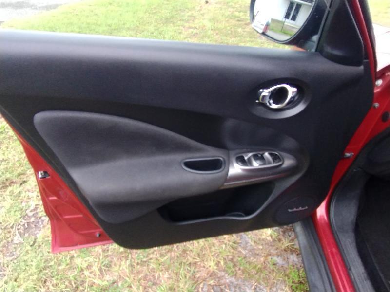 Nissan Juke S FWD 2013