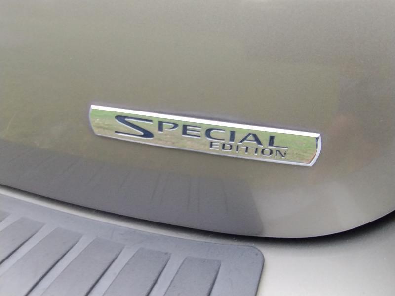 Nissan Rogue S FWD Krom Edition 2012