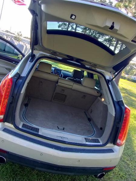 Cadillac SRX Luxury Collection 2011