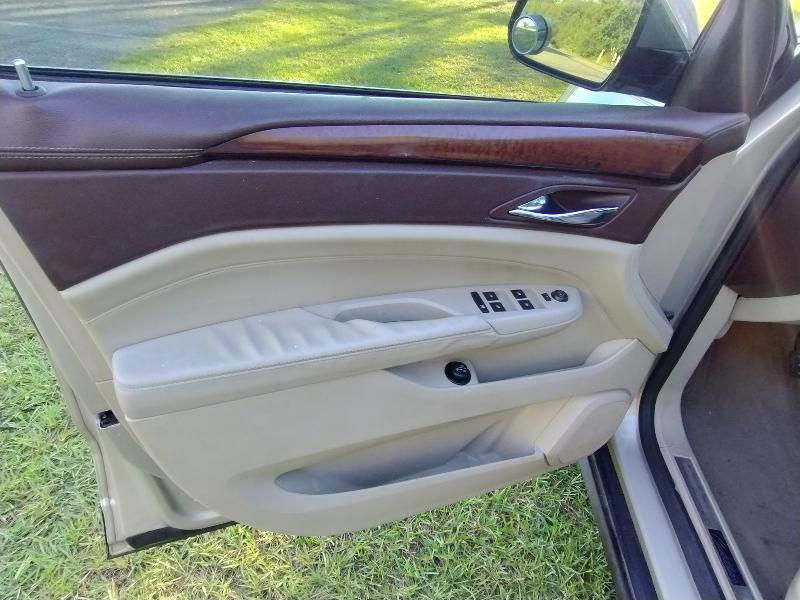 Cadillac SRX Luxury Collection 2011
