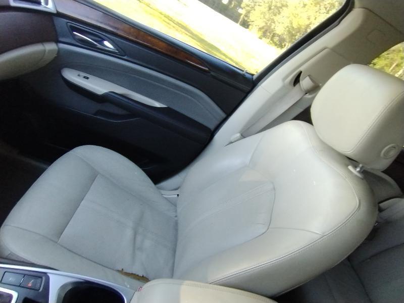 Cadillac SRX Luxury Collection 2011