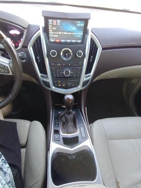 Cadillac SRX Luxury Collection 2011
