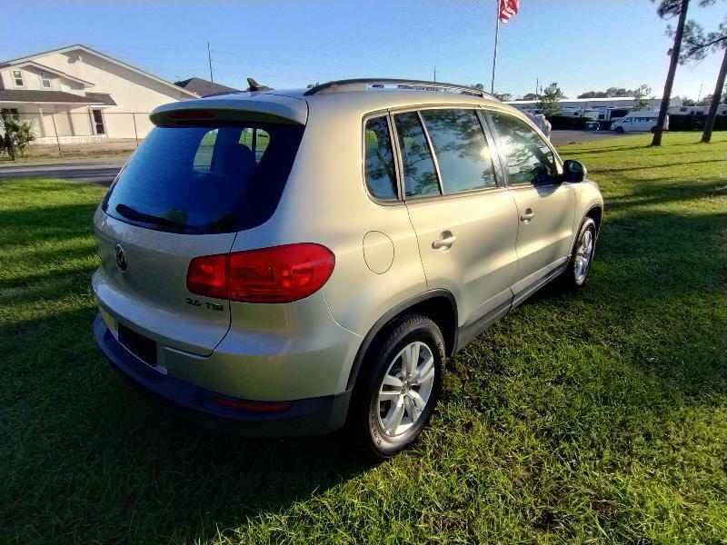 Volkswagen Tiguan S 2015