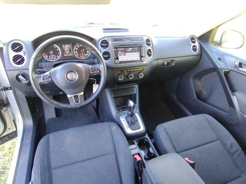 Volkswagen Tiguan S 2015
