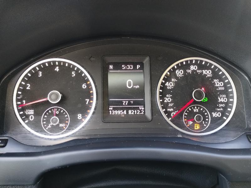 Volkswagen Tiguan S 2015