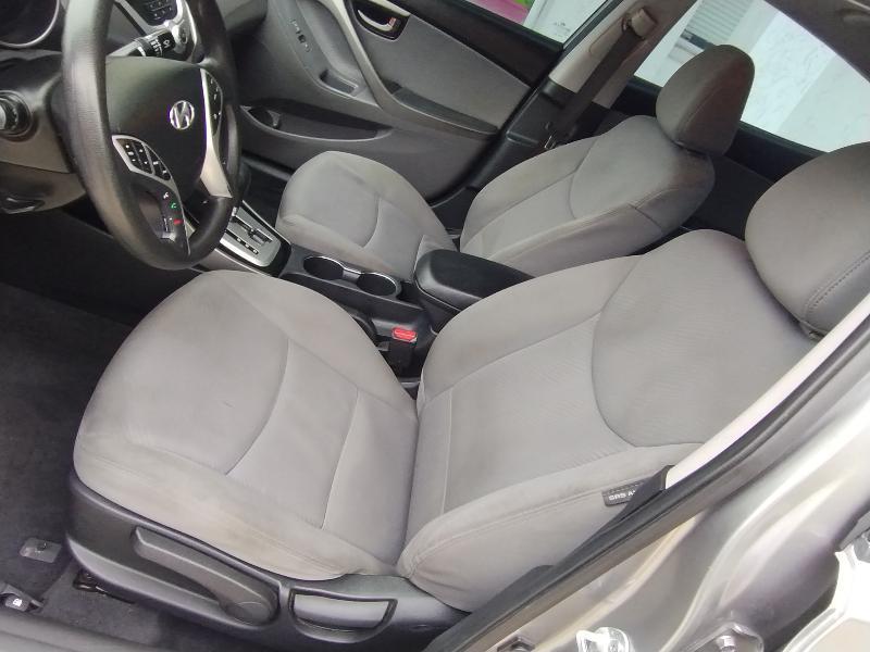 Hyundai Elantra Limited 2012